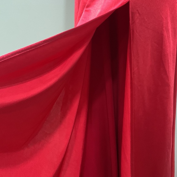 Red Formal Holiday Full Length Gown Dress w Slit, pockets, cute back, padded bra - Picture 10 of 12